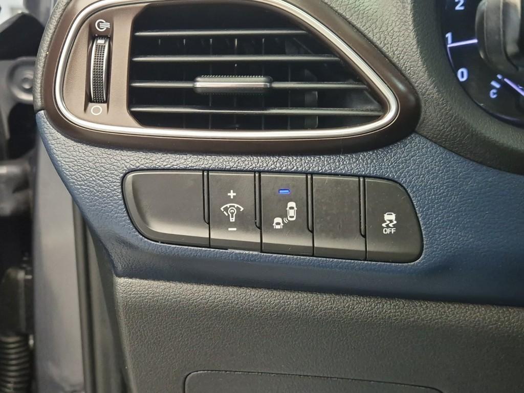 HYUNDAI i30 2018 Gris - Importación desde Corea - HF Imports Iquique - Foto 17