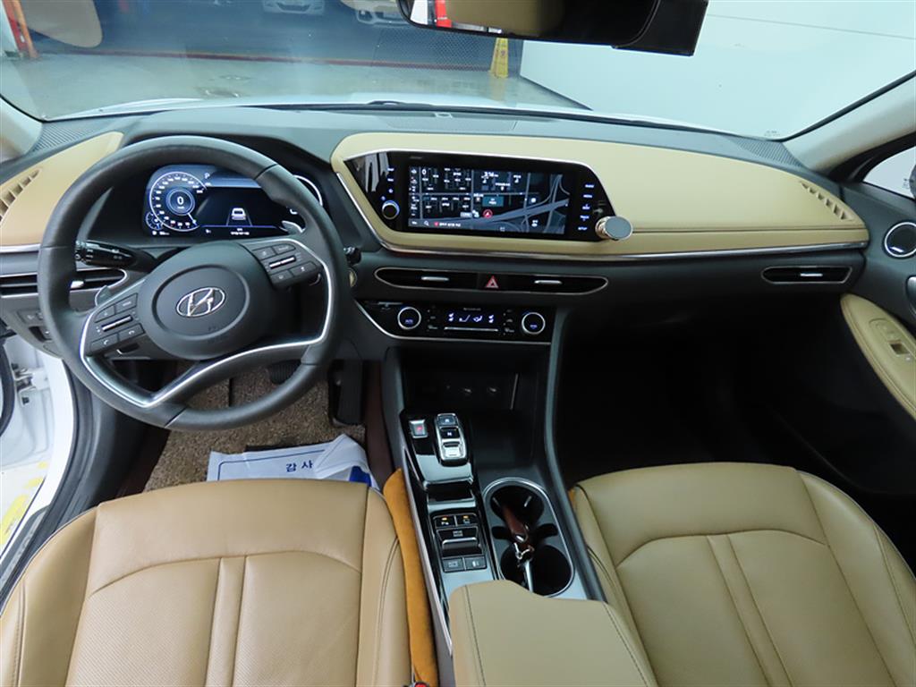 HYUNDAI Sonata - Vista 7