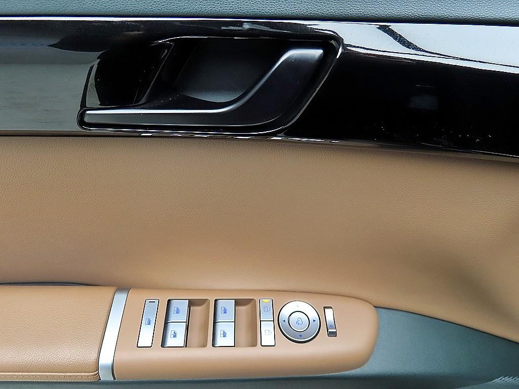 HYUNDAI Grandeur - Vista 11