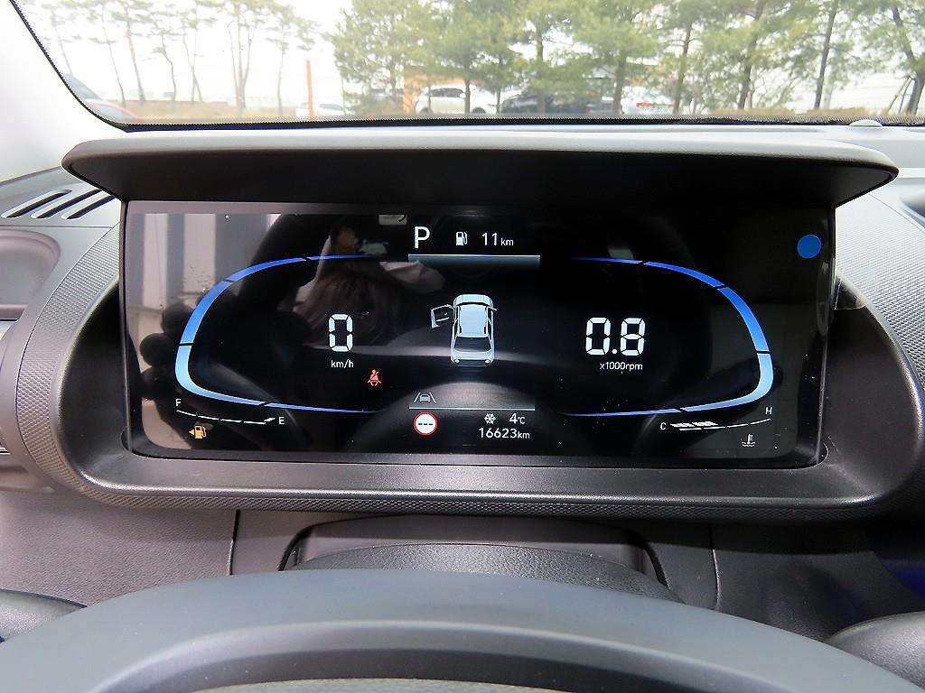 HYUNDAI Casper - Vista 9