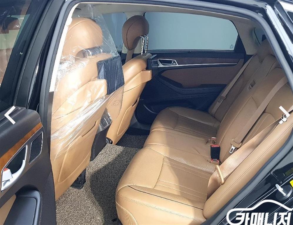 HYUNDAI Genesis - Vista 9