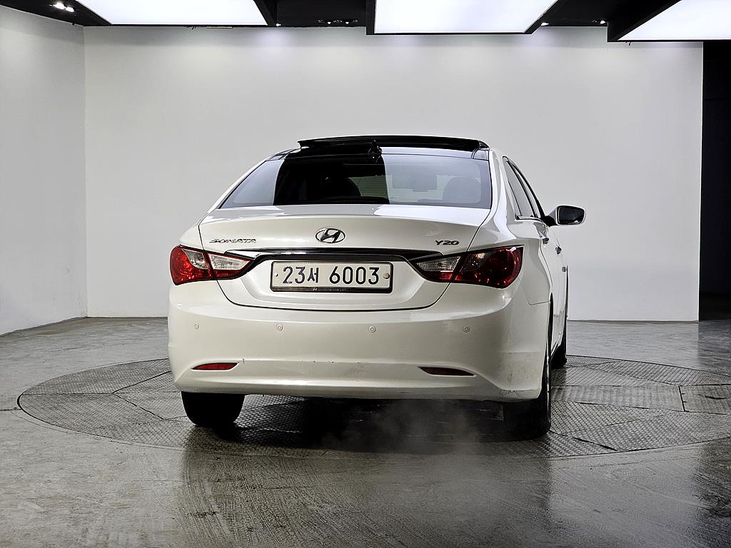 HYUNDAI Sonata - Vista 3