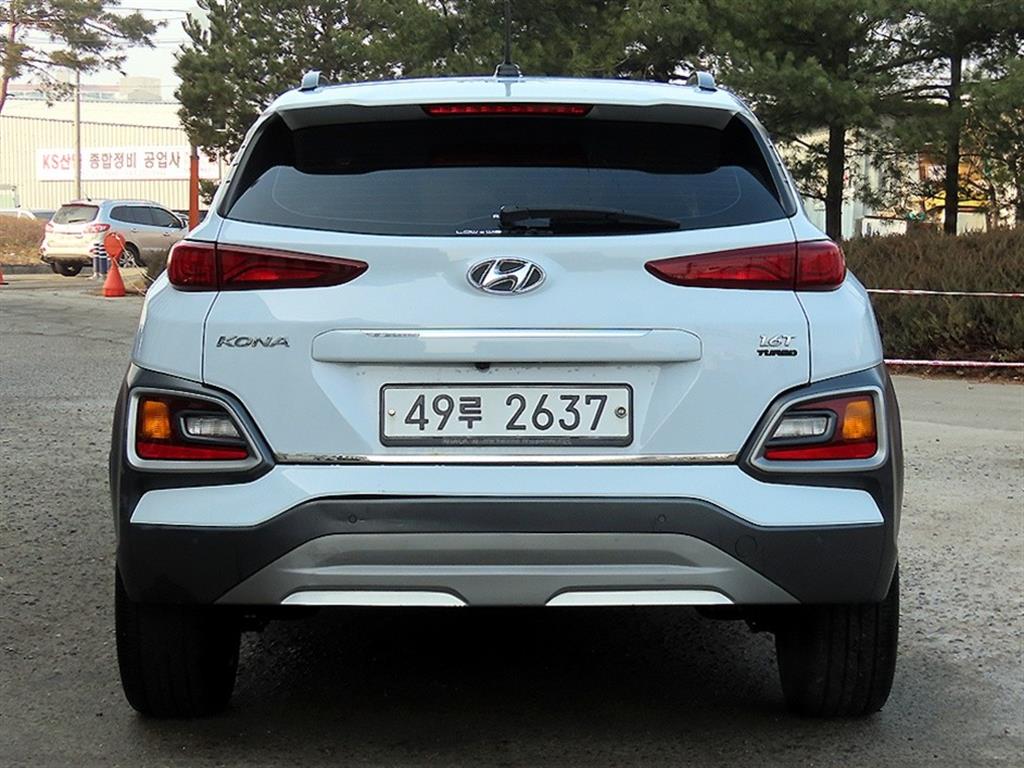 HYUNDAI Kona - Vista 4