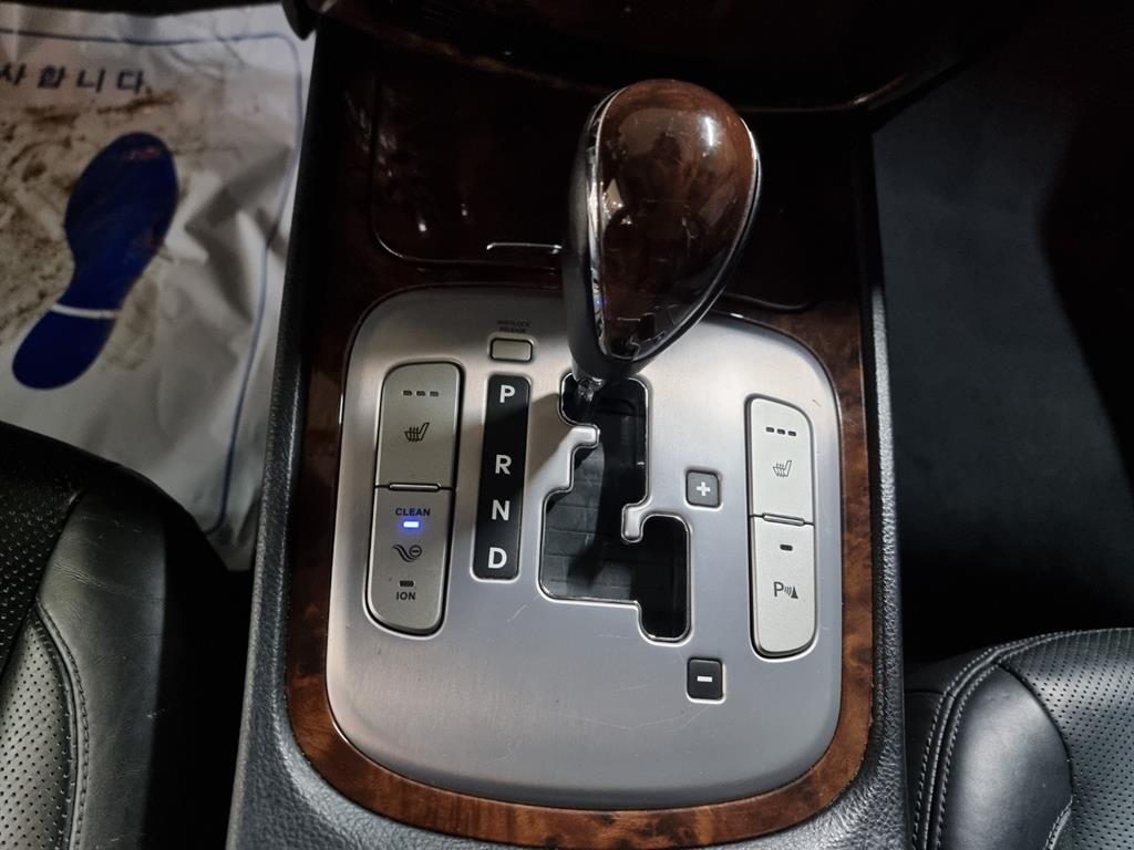 HYUNDAI Genesis - Vista 9