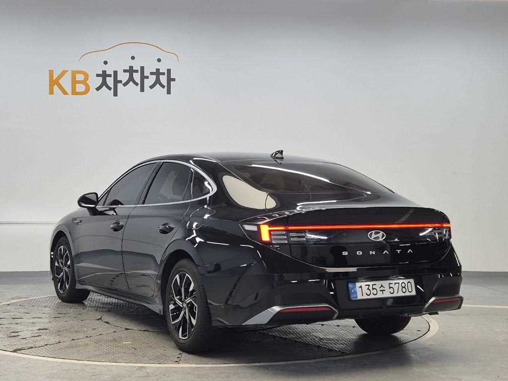 HYUNDAI Sonata - Vista 2