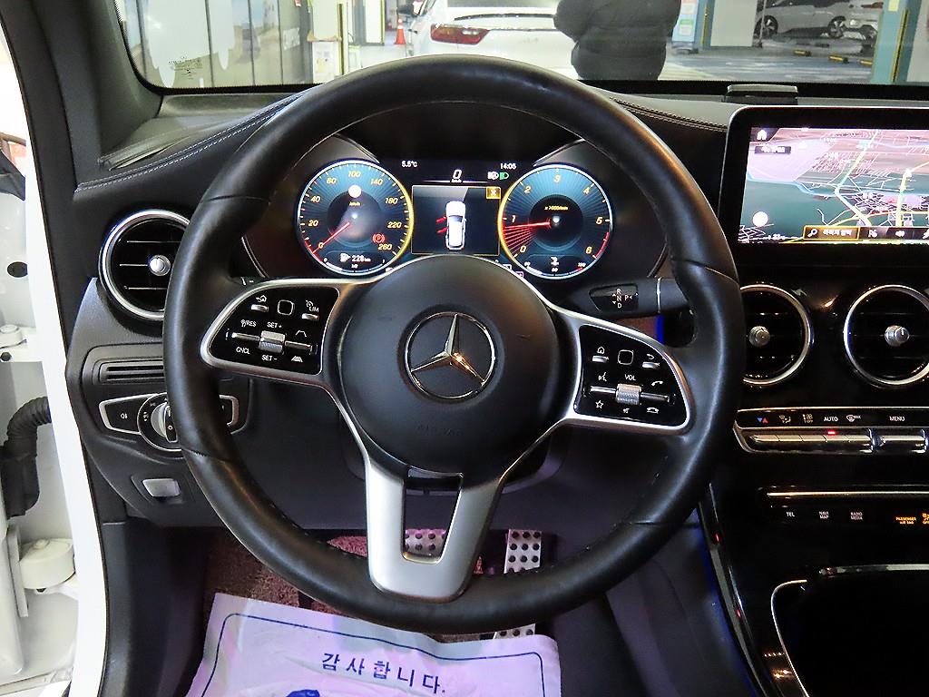 Mercedes Benz GLC Class - Vista 8