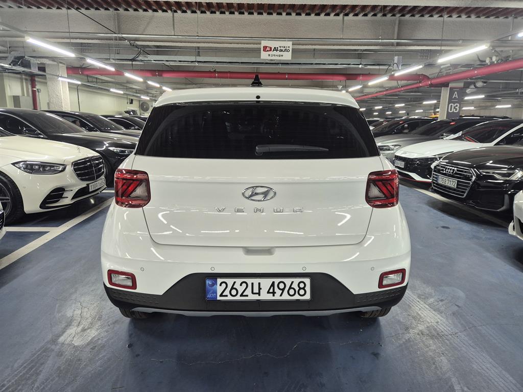HYUNDAI Venue - Vista 5