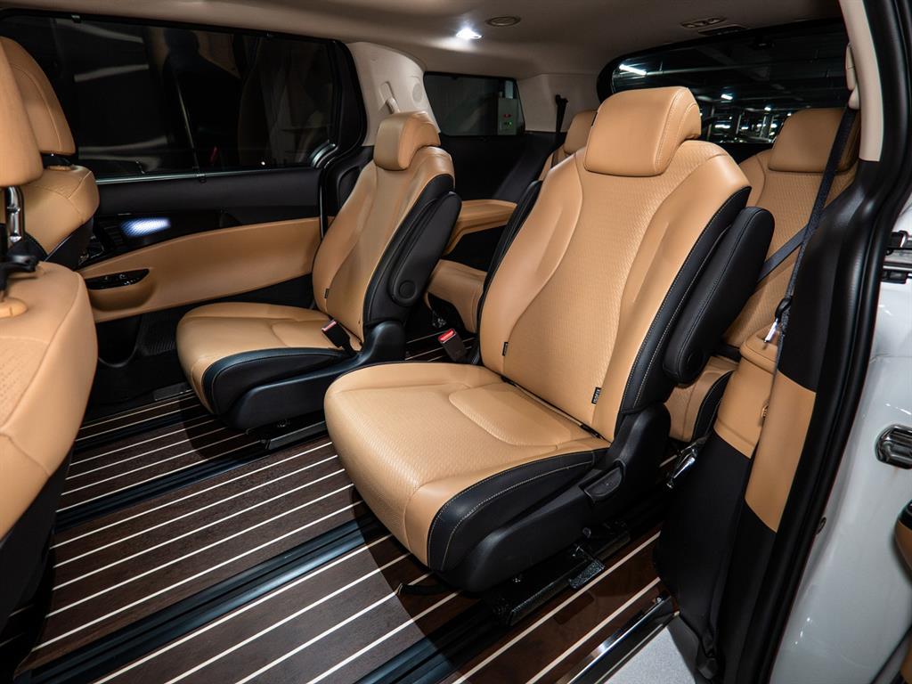 KIA Carnival - Vista 9