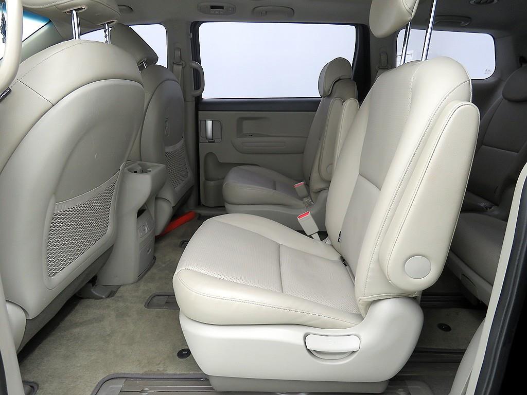 KIA Carnival - Vista 7