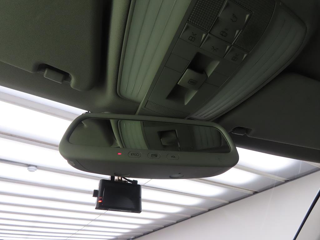 Mercedes Benz E class - Vista 11