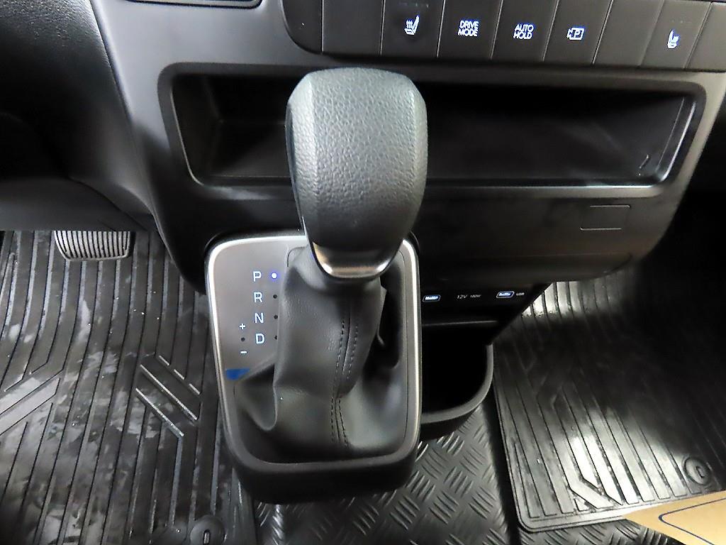 HYUNDAI Staria - Vista 10