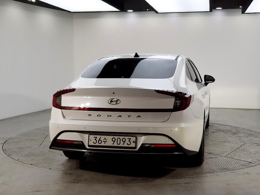 HYUNDAI Sonata - Vista 3