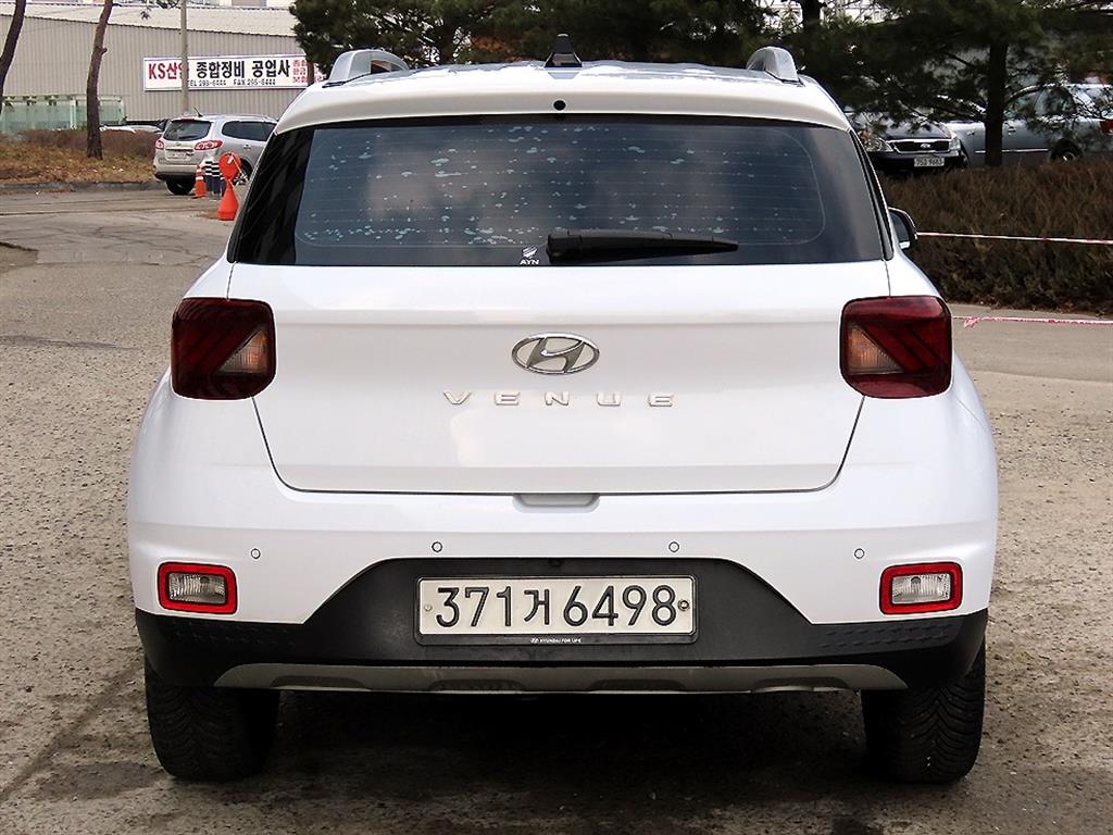 HYUNDAI Venue - Vista 4
