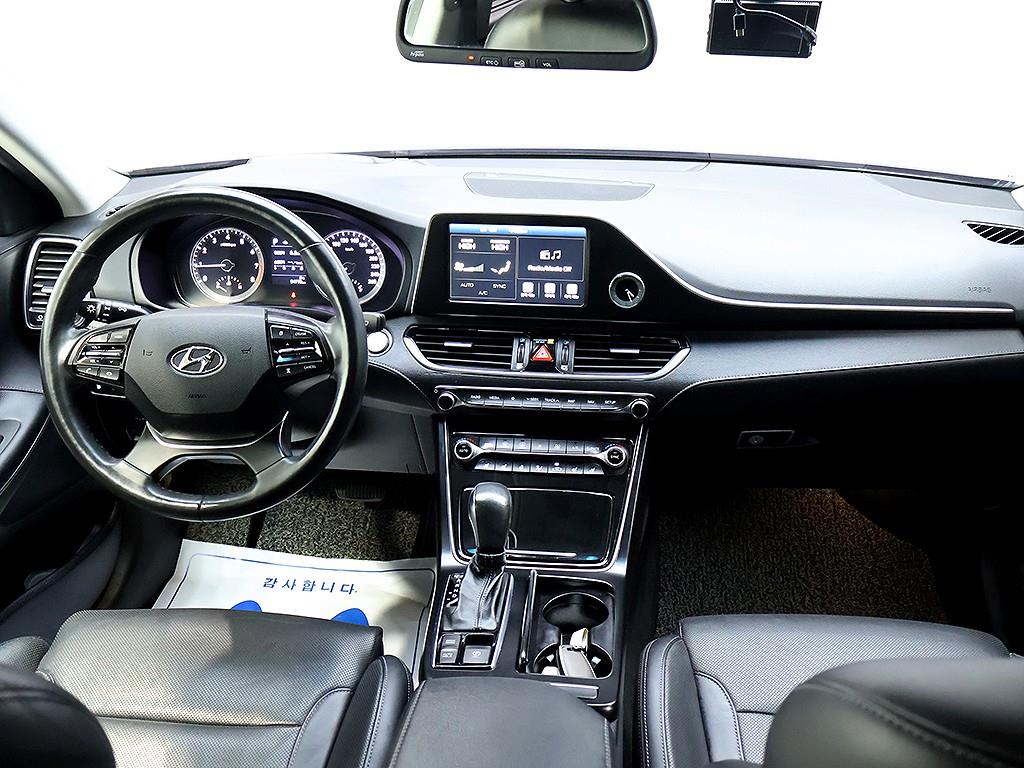 HYUNDAI Grandeur - Vista 9