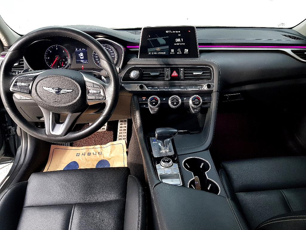 Genesis G70 - Vista 5