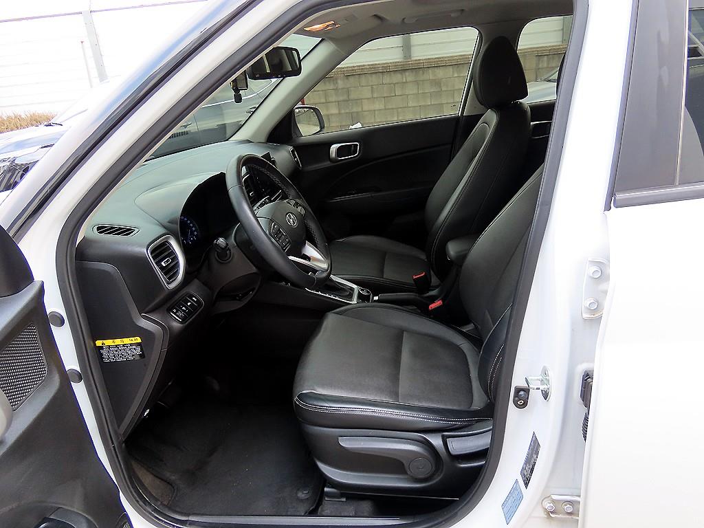 HYUNDAI Venue - Vista 5