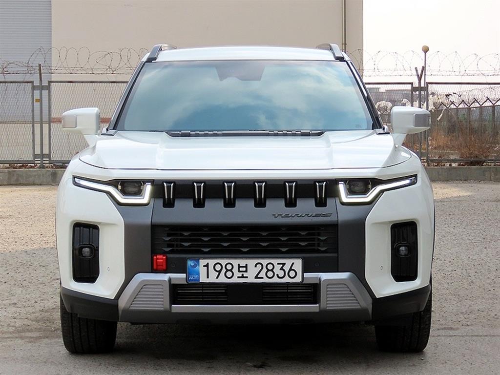 Ssangyong Torres 2023 Blanco - Importación desde Corea - HF Imports Iquique - Foto 1