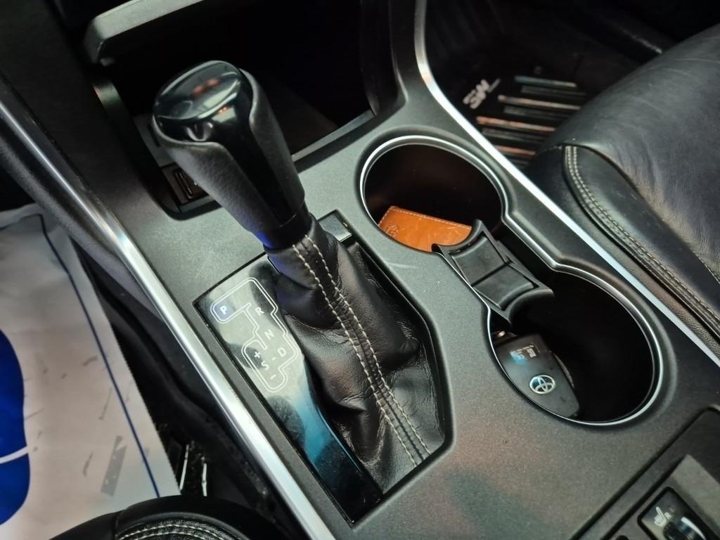 Toyota Camry - Vista 11