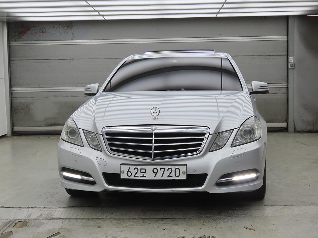 Mercedes Benz E class - Vista 2