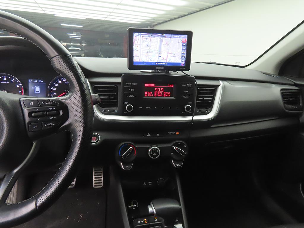 KIA Stonic - Vista 10