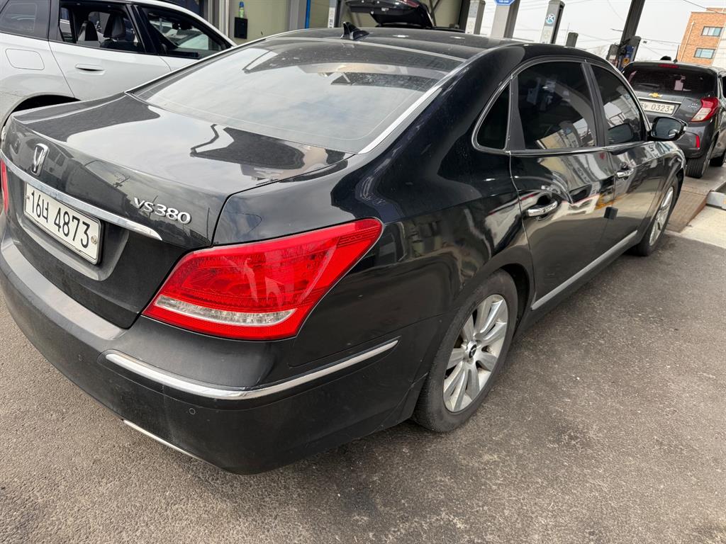 HYUNDAI Equus - Vista 4