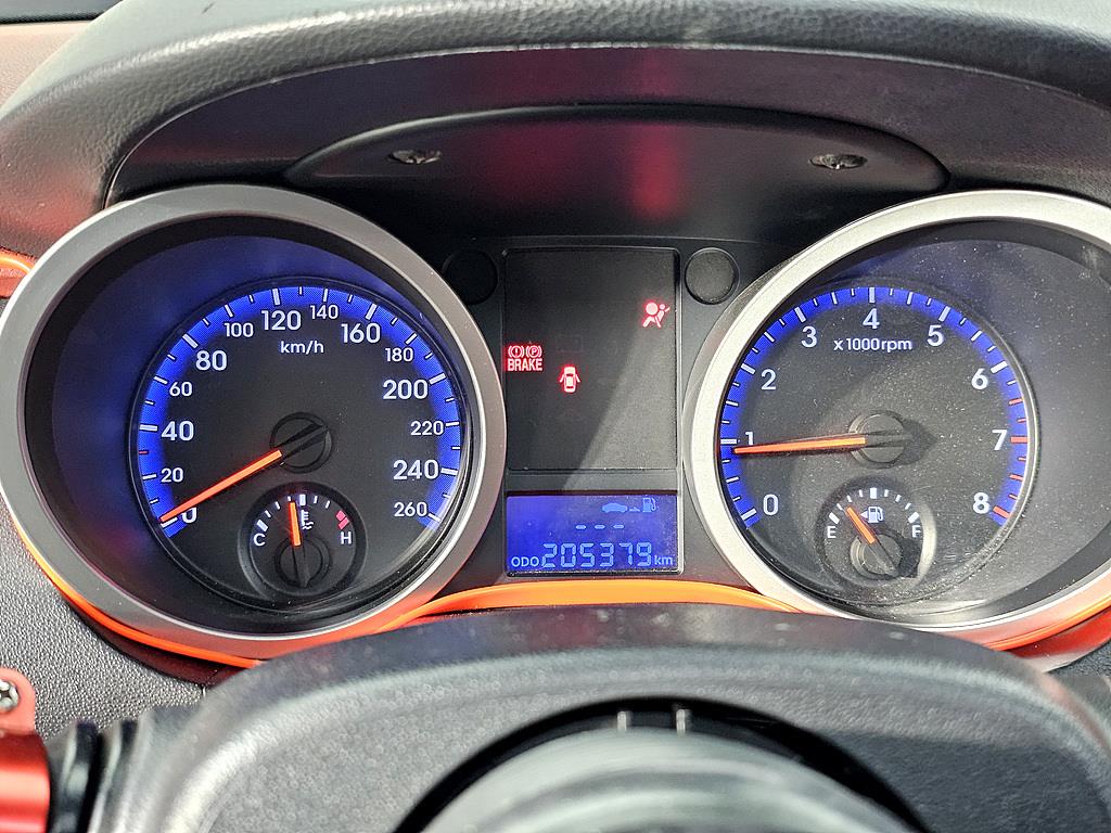 HYUNDAI Genesis - Vista 7