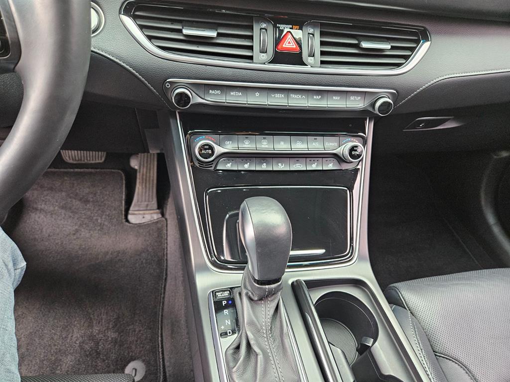 HYUNDAI Grandeur - Vista 10