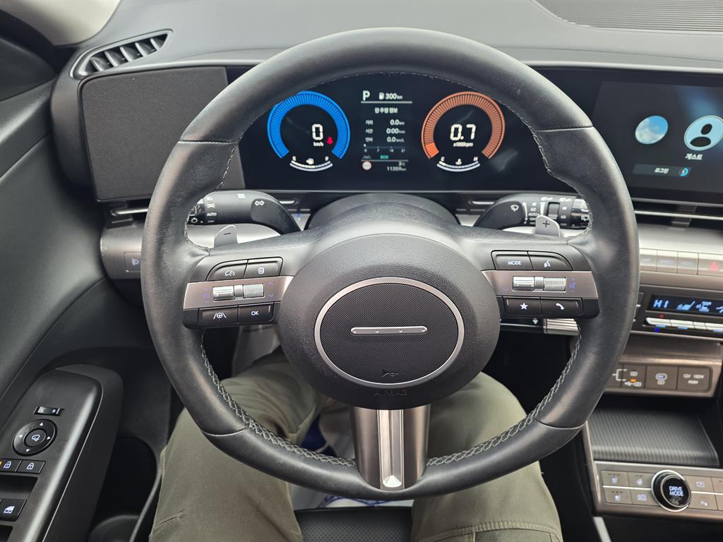 HYUNDAI Kona - Vista 11