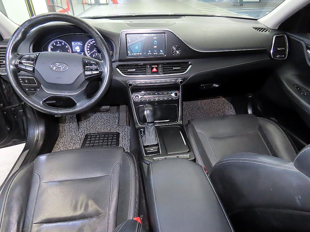 HYUNDAI Grandeur - Vista 10