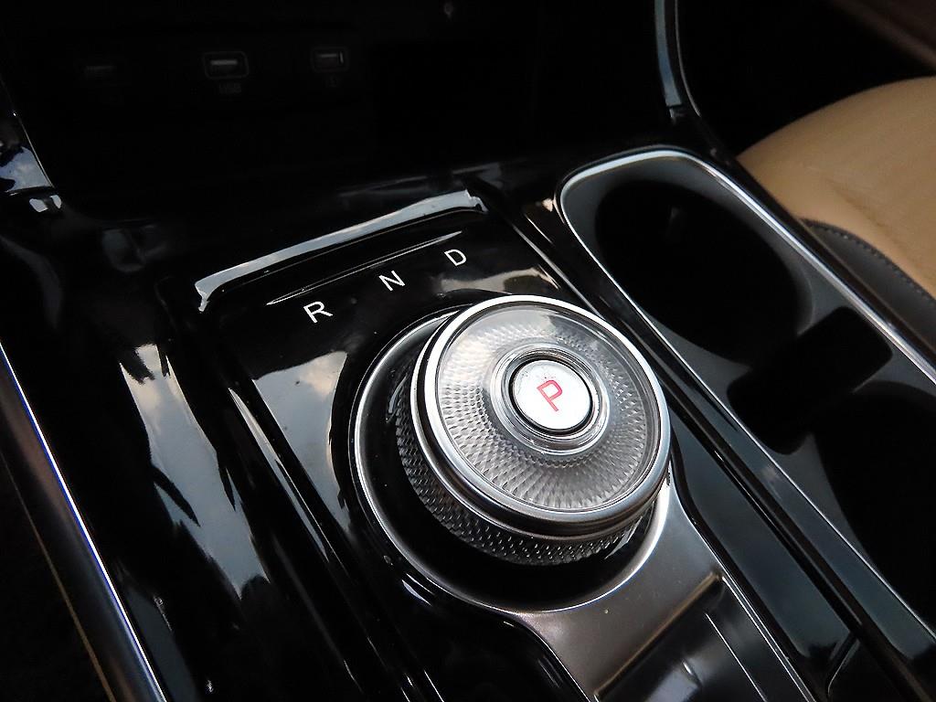 KIA Carnival - Vista 11