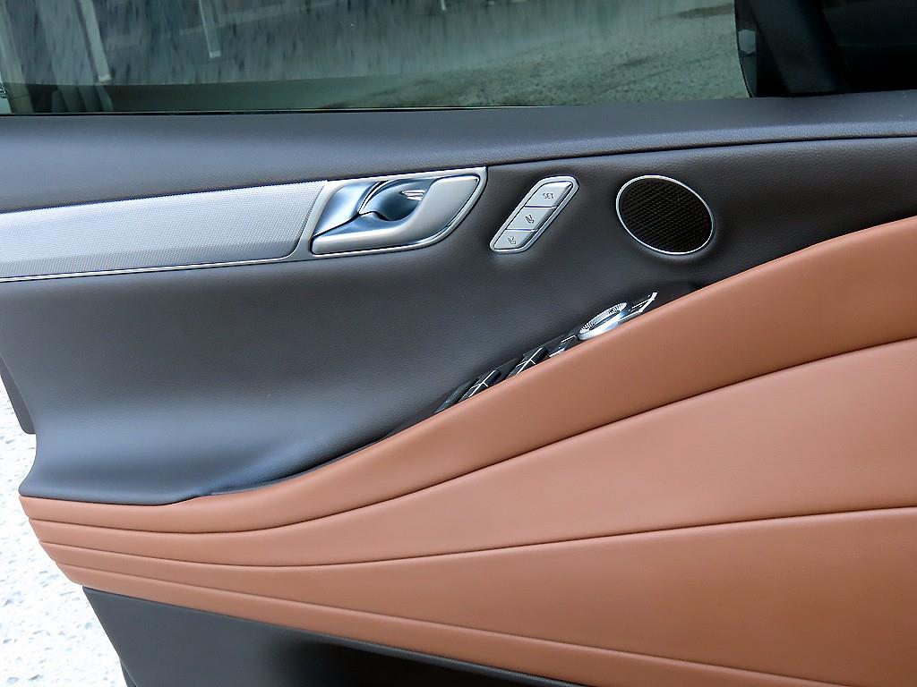 Genesis G80 - Vista 12