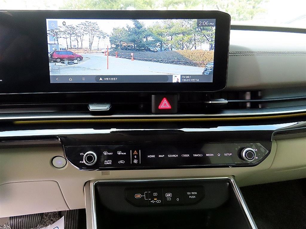 KIA Carnival - Vista 12