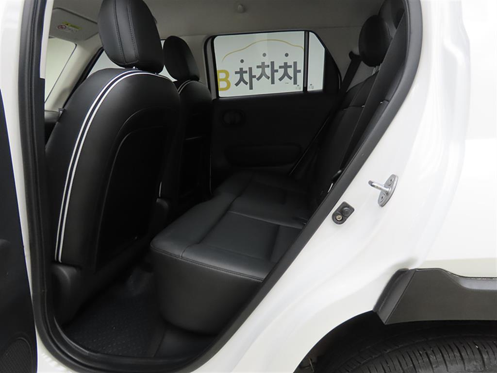 HYUNDAI Casper - Vista 6