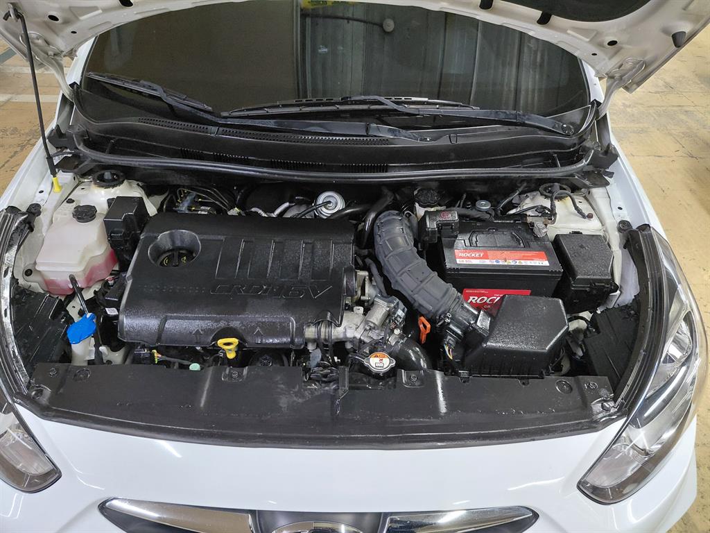 HYUNDAI Accent 2014 Blanco - Importación desde Corea - HF Imports Iquique - Foto 20