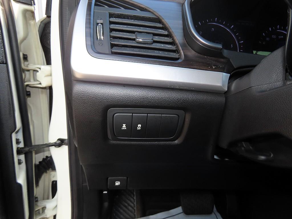 Ssangyong Korando - Vista 12