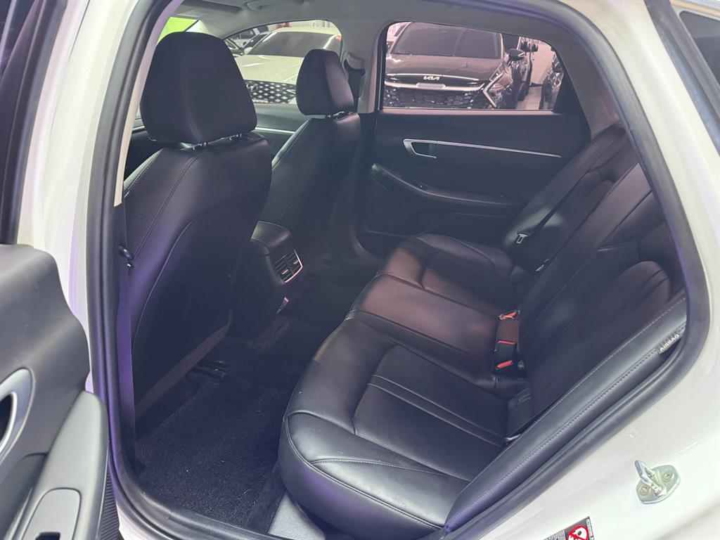 HYUNDAI Sonata - Vista 8