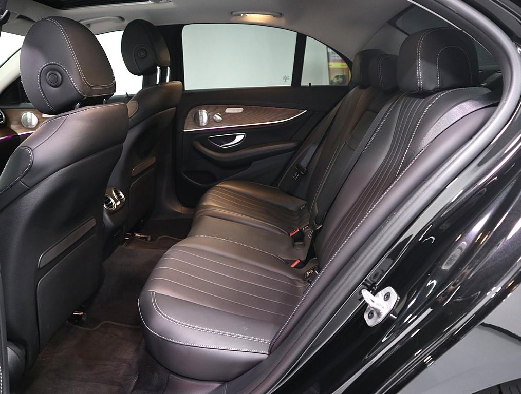 Mercedes Benz E class - Vista 10