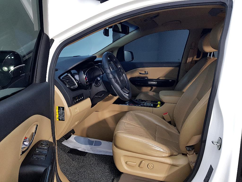 KIA Carnival - Vista 8