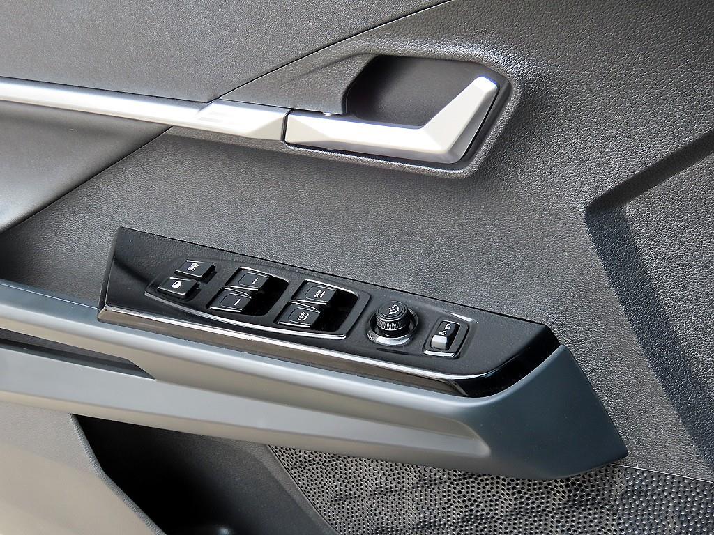 Ssangyong Torres - Vista 11