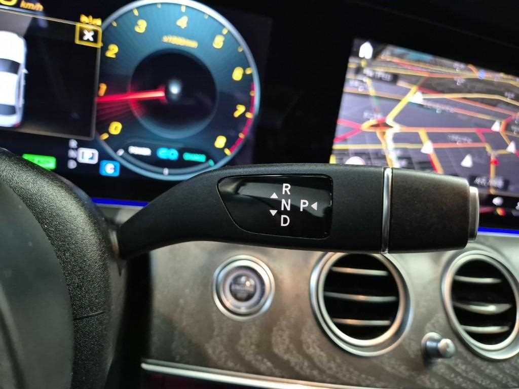 Mercedes Benz E class - Vista 8