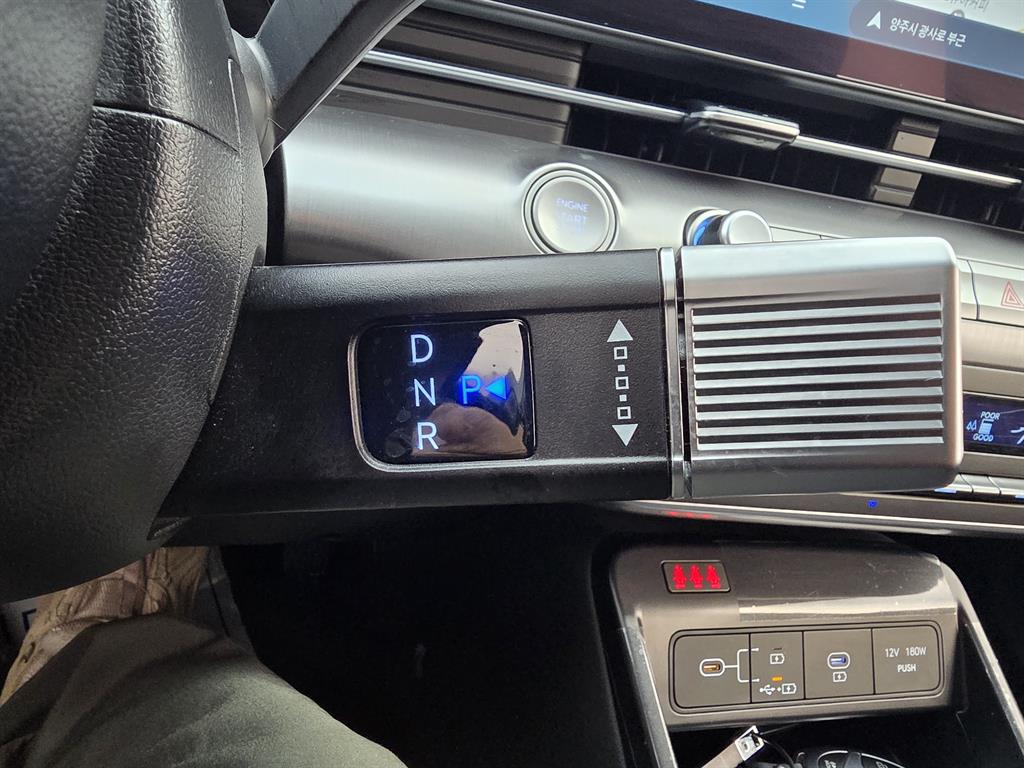 HYUNDAI Kona - Vista 9