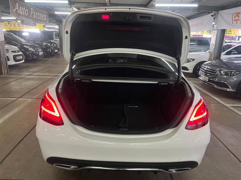 Mercedes Benz C Class - Vista 6