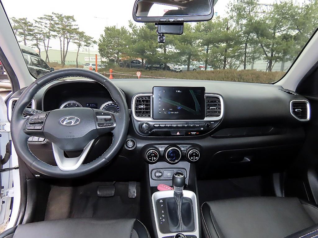 HYUNDAI Venue - Vista 7