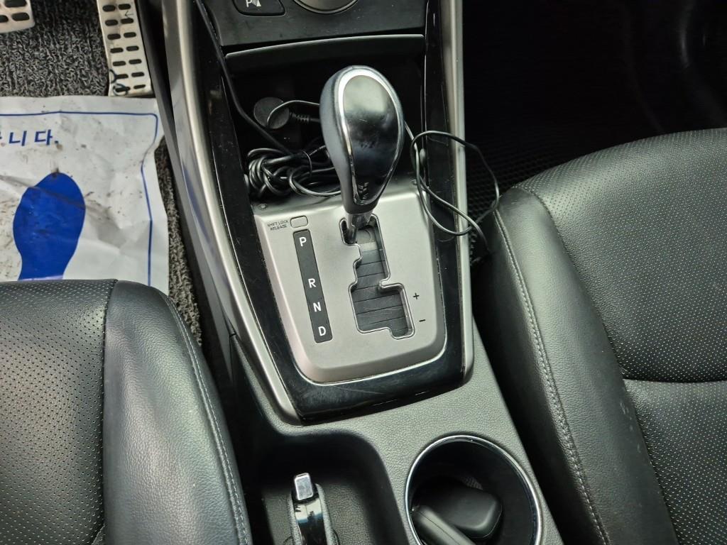 HYUNDAI Avante - Vista 8