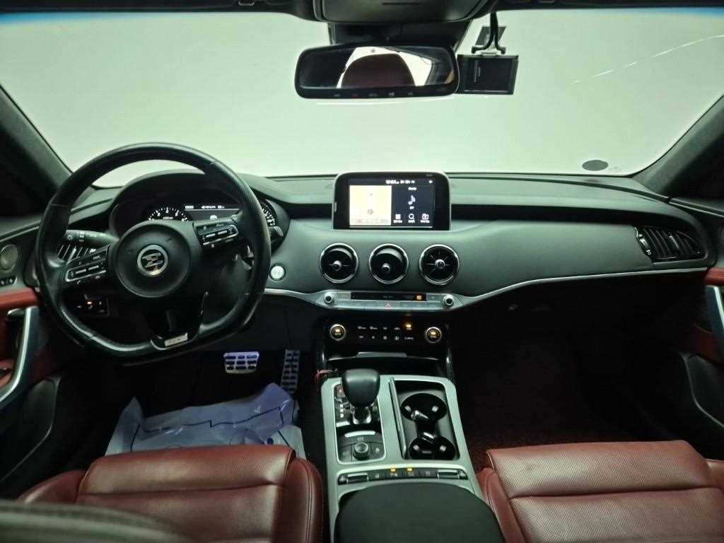 KIA Stinger - Vista 7