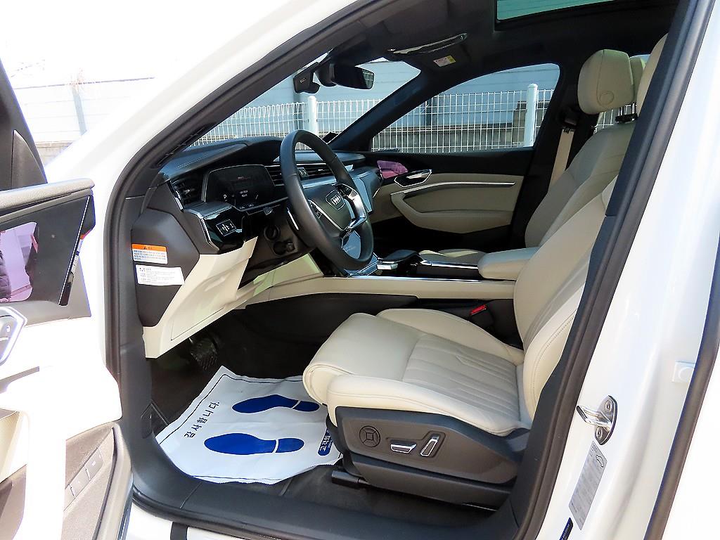 Audi e-Tron - Vista 5