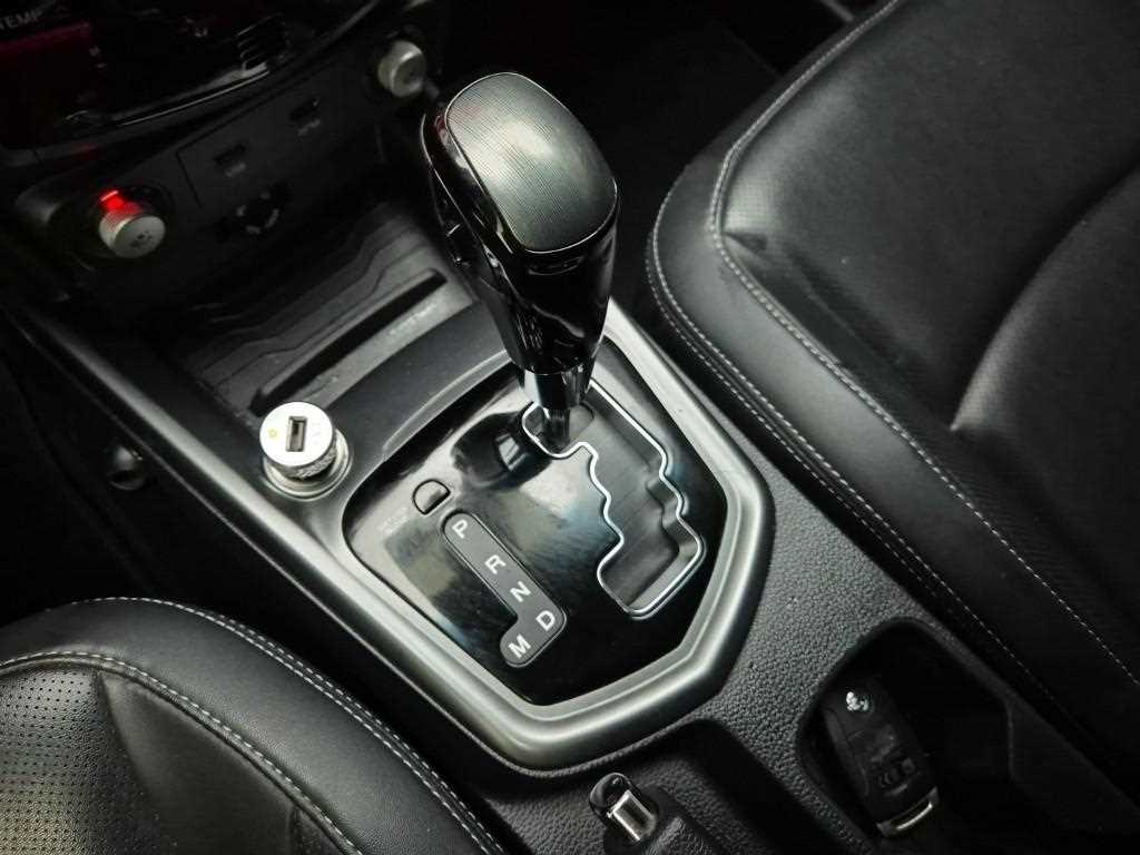 Ssangyong Tivoli - Vista 8