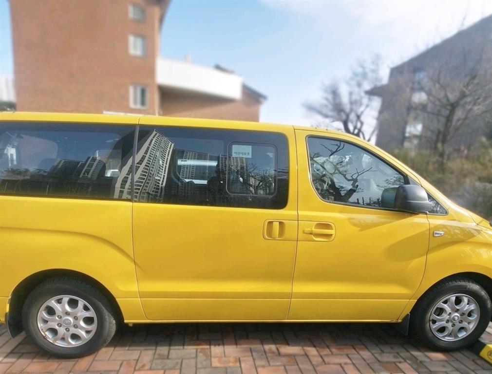 HYUNDAI Starex - Vista 2