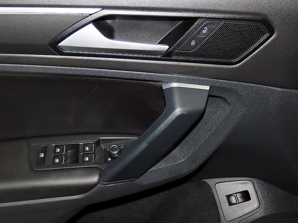 Volkswagen Tiguan 2020 Blanco - Importación desde Corea - HF Imports Iquique - Foto 13