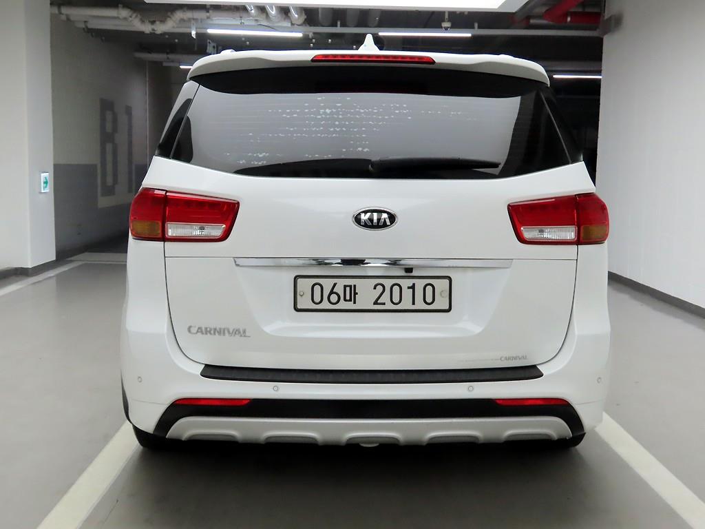 KIA Carnival - Vista 3